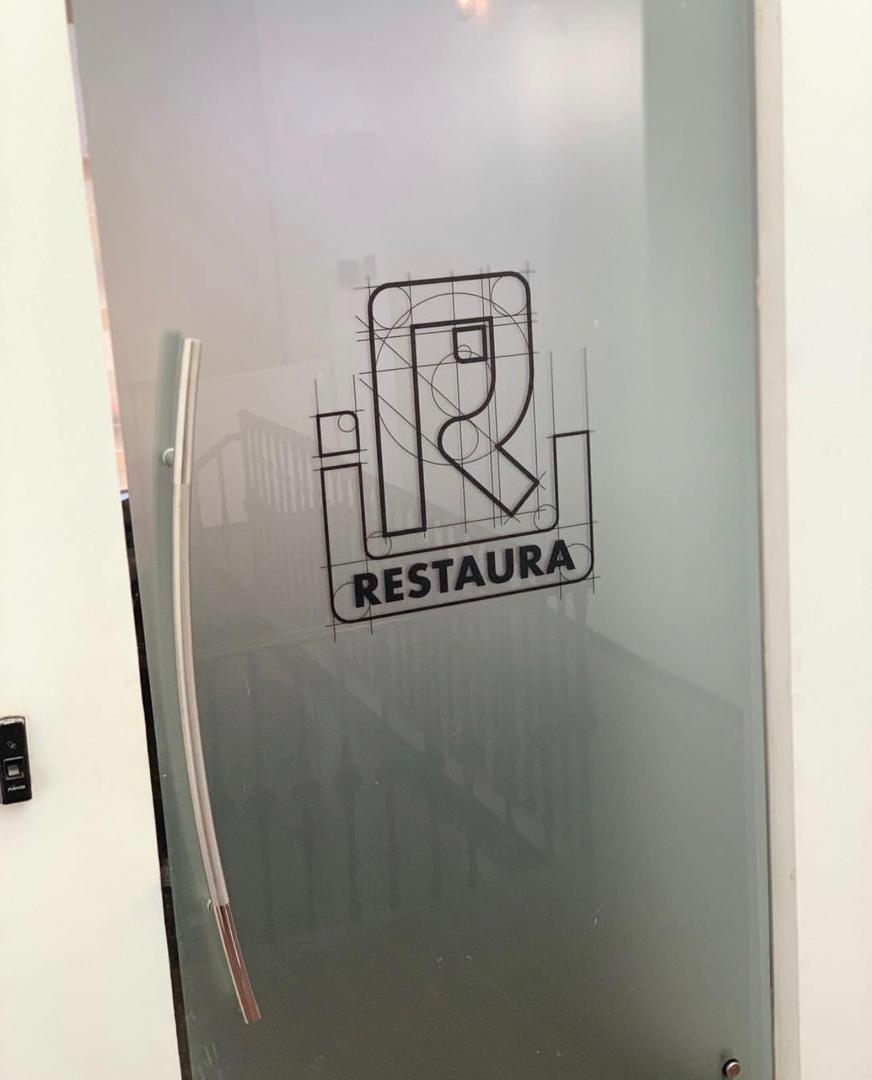 Restaura f9g6rMb1uPx.jpeg